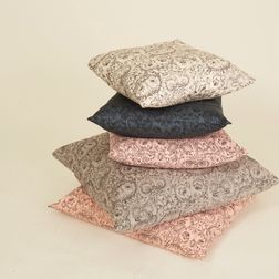 Softgallery_home_792-085-500_pillow_drizzle